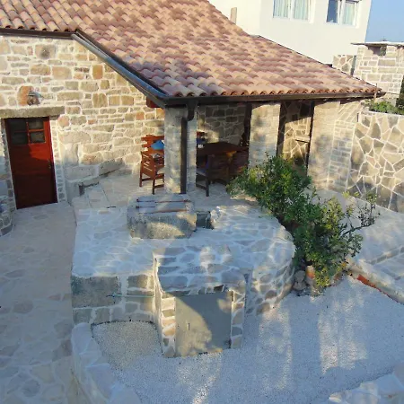 Stone House San Marco, Vikendica *
